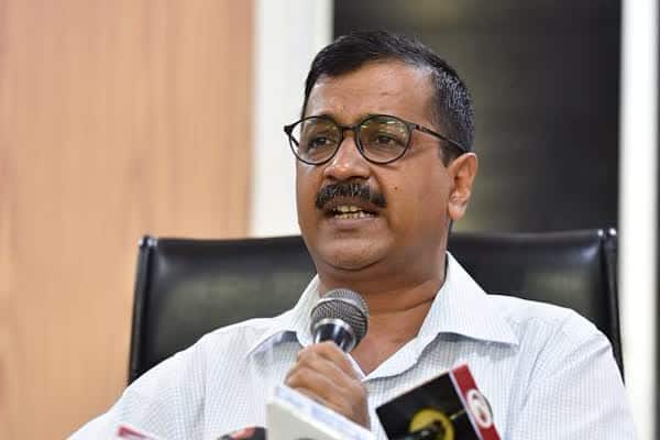 Rahul, Priyanka not campaigning in places where Cong has direct fight with BJP, claims Kejriwal বিজেপি-র সুবিধা করে দিচ্ছেন রাহুল-প্রিয়ঙ্কা, অভিযোগ কেজরীবালের