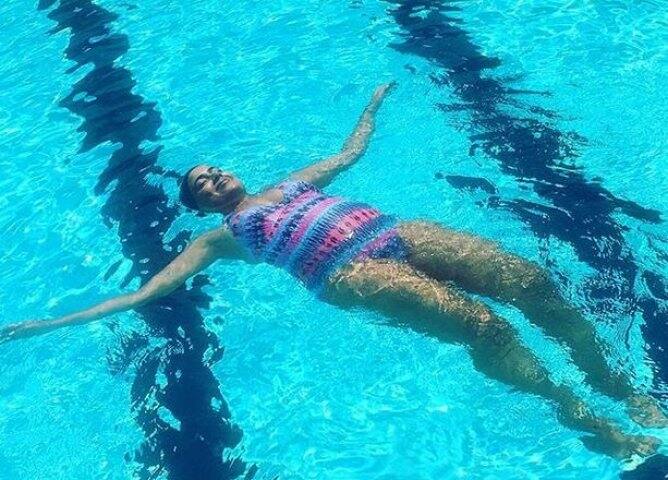 এই আগেও অন্তঃসত্ত্বা অবস্থাতেই সাঁতার কাটতে দেখা গেছে শমীরাকে