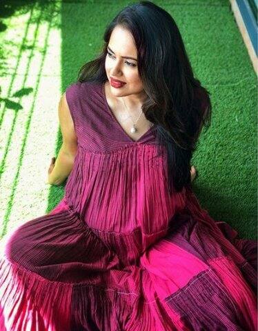 ৪ মাসের ‘বেবীবাম্প’ নিয়ে একটি ফ্যাশন শো ও করেছিলেন শমীরা