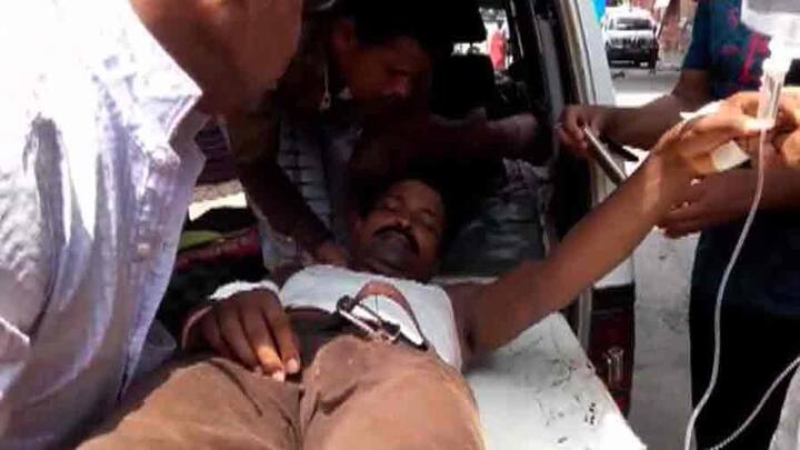 কেশপুরের দোগাছিয়া প্রাথমিক বিদ্যালয়ের বুথে ছাপ্পাভোটের অভিযোগ পেয়ে ঘটনাস্থলের দিকে যাচ্ছিলেন বিজেপি প্রার্থী ভারতী ঘোষ। কেশপুর বাজারের কাছে তাঁকে আটকায় পুলিশ। ভারতী ঘোষের গাড়ি আটকে পড়ার সঙ্গে সঙ্গেই কেশপুর বাজারে জড়ো হতে শুরু করেন তৃণমূল কর্মীরা। কিছুক্ষণের মধ্যে ভারতী ঘোষের বিরুদ্ধে শুরু হয়ে যায় বিক্ষোভ। ভারতীর গাড়ি লক্ষ্য করে তৃণমূল ইটবৃষ্টি করে বলে অভিযোগ। ভাঙচুর করা হয় সংবাদ মাধ্যমের গাড়িও। ইটের ঘায়ে মাথা ফাটে বিজেপি প্রার্থীর নিরাপত্তা রক্ষী এক সিআইএসএফ জওয়ানের। পাল্টা গুলি চালায় নিরাপত্তা রক্ষীরা। তৃণমূলের দাবি, সেই গুলিতে বিদ্ধ হন দলীয় কর্মী বখতিয়ার খান। । যদিও সিআইএসএফ-এর দাবি, শূন্যে ৫ রাউন্ড গুলি চালিয়েছে তারা। পরিস্থিতি সামাল দিতে পৌঁছয় পৌঁছোয় র্যা ফ ও কমব্যাট ফোর্স। উত্তেজিত জনতাকে ছত্রভঙ্গ করতে লাঠিচার্জ করে পুলিশ। আহত তৃণমূল সমর্থককে মেদিনীপুর মেডিক্যাল কলেজ হাসপাতালে ভর্তি করা হয়েছে। 