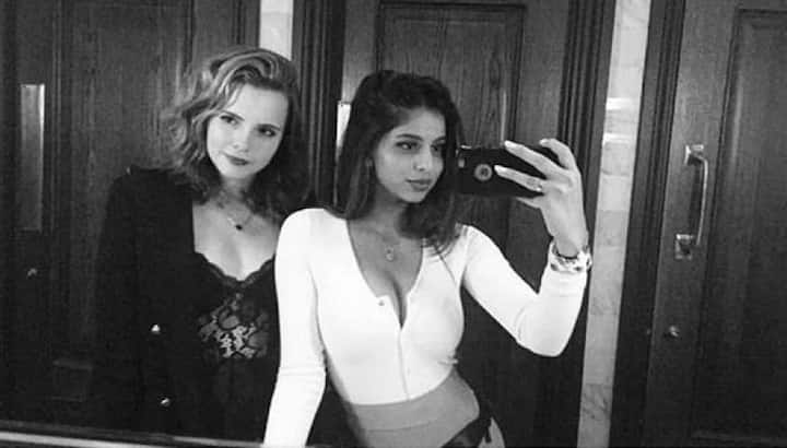 উল্লেখ্য, সুহানা এখন লন্ডনে পড়াশোনা করছেন। গত বছরই তিনি ভোগ ম্যাগাজিন-এর জন্য ফটোশ্যুট করেছিলেন। এর পর থেকেই বলিউডে তাঁর অভিষেক নিয়ে জল্পনা জোরাল হয়েছে। 