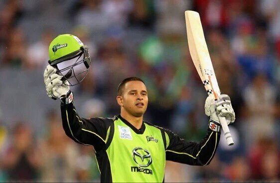 Australia's Khawaja suffers injury scare in warm-up game against SL প্রস্তুতি ম্যাচে হাঁটুতে চোট, উসমান খাওয়াজাকে নিয়ে অস্ট্রেলিয়া শিবিরে উদ্বেগ