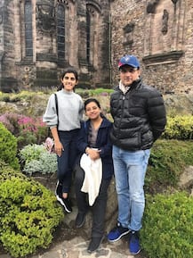 ছবিতে দেখুন: স্ত্রী ডোনা ও কন্যা সানাকে নিয়ে ছুটির মেজাজে সৌরভ গঙ্গোপাধ্যায়