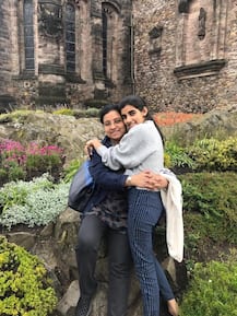 ছবিতে দেখুন: স্ত্রী ডোনা ও কন্যা সানাকে নিয়ে ছুটির মেজাজে সৌরভ গঙ্গোপাধ্যায়