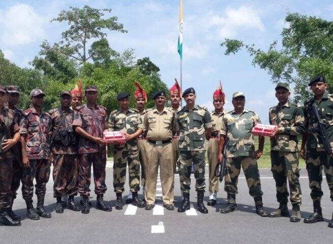 শিলিগুড়ির ভারত-বাংলাদেশ সীমান্তের সম্প্রীতির আবহ