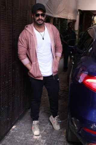  সঙ্গে এসেছিলেন অর্জুন কপূরও