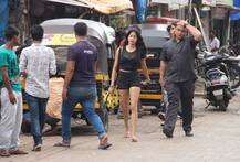 রাস্তা বন্ধ, হেঁটেই জিমে গেলেন জাহ্নবী কপূর