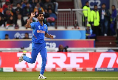 Bhuvneshwar ruled out of next 2-3 games due to hamstring niggle, informs Kohli হ্যামস্ট্রিংয়ের চোটের জন্য দু-তিনটি ম্যাচে খেলতে পারবেন না ভুবনেশ্বর, জানালেন বিরাট