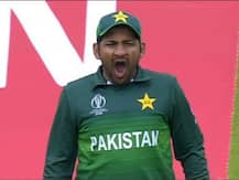 বিরতি পেয়ে দু’প্লেট বিরিয়ানি খেয়ে খেলতে নেমেছিলেন সরফরাজ! হাই তোলায় কটাক্ষ ক্রিকেটপ্রেমীদের