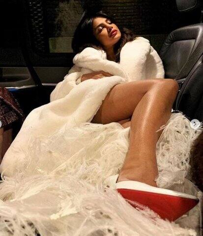 মতবিরোধ হলে মিটিয়ে ফেলুন। পঞ্চম পরামর্শ দিয়ে ভিডিও শেষ করেছেন প্রিয়ঙ্কা। 