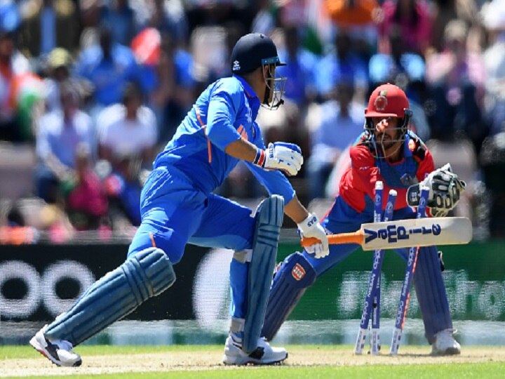 Does any speak to Dhoni on slow batting, Yes, says Bharath Arun কোহলির সঙ্গে ধোনির স্ট্রাইক রেটের তুলনা অনুচিত, আফগানিস্তানের বিরুদ্ধে ধোনির মন্থর ব্যাটিং নিয়ে দুশ্চিন্তার কিছু নেই, বললেন ভারতের বোলিং কোচ