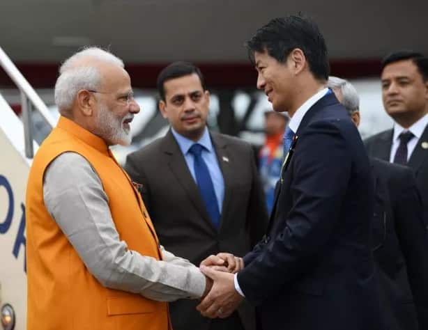 সেখানে সুইসহোটেল নানকাইতে উঠেছেন নরেন্দ্র মোদি। 