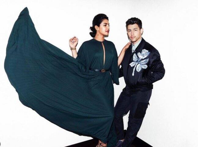 সেখানে ফটোশ্যুট করালেন তাঁরা।