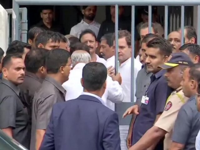 'Fight Will Be 10X Stronger' Vows Rahul Gandhi After Mumbai Court Grants Him Bail গৌরী লঙ্কেশ খুনের সঙ্গে আরএসএসের যুক্ত থাকার অভিযোগ নিয়ে মানহানির মামলায় জামিন রাহুলের