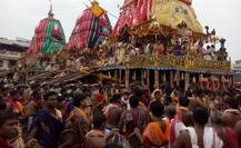 পুরীতে চলছে রথযাত্রা, দেখুন ছবি