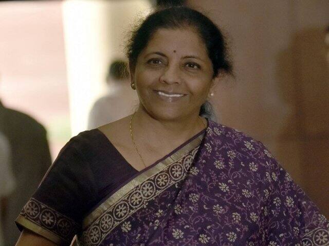 PAN, Aadhaar interchangeable for filing of IT returns, says FM প্যান না থাকলে আধারে আয়কর রিটার্ন জমা, জানালেন নির্মলা