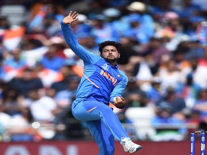 কুলদীপ যাদব- চায়নাম্যান এই বোলার সাত ম্যাচে মোট ৬ উইকেট পেয়েছেন। এক্ষেত্রে তাঁর গড় ৫৬.১৭। স্ট্রাইক রেট ৬৭। পাকিস্তানের বিরুদ্ধে বাবর আজমকে দুরন্ত বলে আউট করেছিলেন তিনি। কিন্তু তার পর থেকে তাঁর কাছ থেকে প্রত্যাশিত পারফরম্যান্স পাওয়া যায়নি।