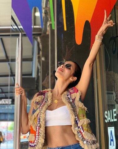 অর্জুন তোলেন ছবিটি।