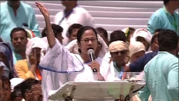 Central agencies threatening TMC leaders, asking them to join BJP: Mamata ব্ল্যাকমানি ফেরত চাই, উজ্জ্বলা প্রকল্পের দুর্নীতি নিয়ে তদন্ত চাই, ২১-এর মঞ্চ থেকে দাবি মমতার