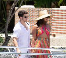 জন্মদিন কেটেছে, ছুটি আর ফুরোচ্ছেই না নিক-প্রিয়ঙ্কার