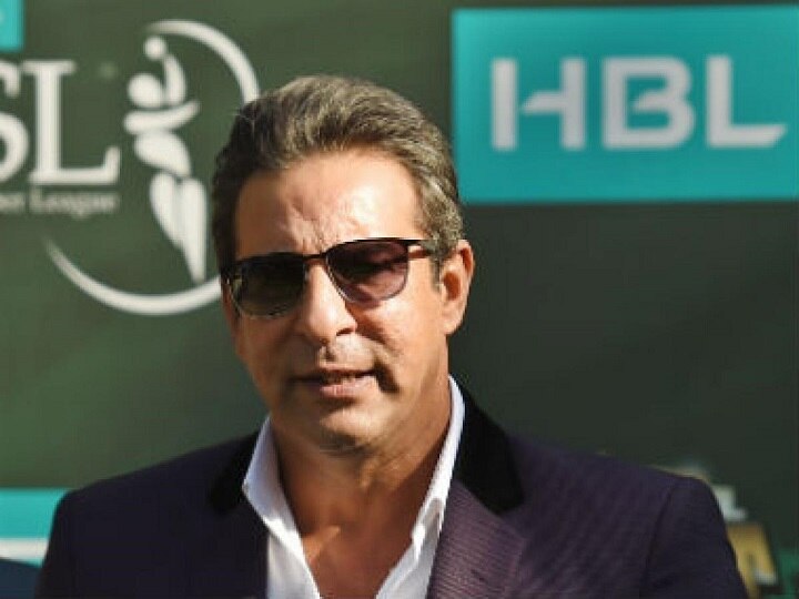 Former Pakistan cricket captain Wasim Akram humiliated at Manchester airport for carrying insulin ইনসুলিন নিয়ে যাওয়ায় ম্যাঞ্চেস্টার বিমানবন্দরে হেনস্থার শিকার হয়েছেন, অভিযোগ আক্রমের