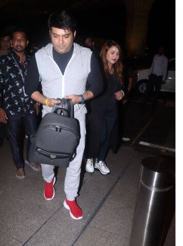 নিজের জনপ্রিয় টিভি-শো থেকে সময় বার করে আপাতত হলিডের মুডে কপিল-গিন্নি