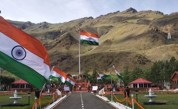 Kargil Vijay Divas_Army pays tributes to Kargil Martyr Joginder Singh কার্গিল শহিদ যোগীন্দর সিংহকে ভারতীয় সেনার শ্রদ্ধা
