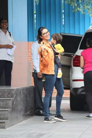 সানি ও তাঁর স্বামী ড্যানিয়েল ওয়েবারের ৩ সন্তান।