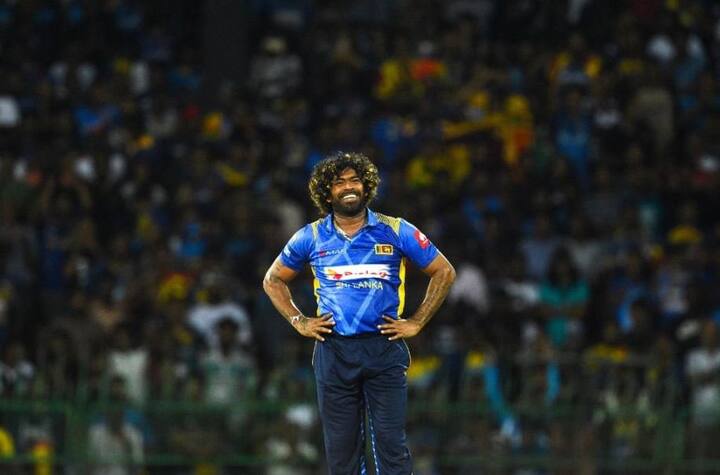 ৫০ ওভারের আন্তর্জাতিক একদিনের ক্রিকেটে ১৫ বছরের দীর্ঘ কেরিয়ারের ইতি টানলেন শ্রীলঙ্কার পেসার লাসিথ মালিঙ্গা। 