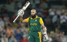 ১৫ বছরের আন্তর্জাতিক কেরিয়ারের সমাপ্তি, ‘ধন্যবাদ’ জানিয়ে অবসরে হাসিম আমলা