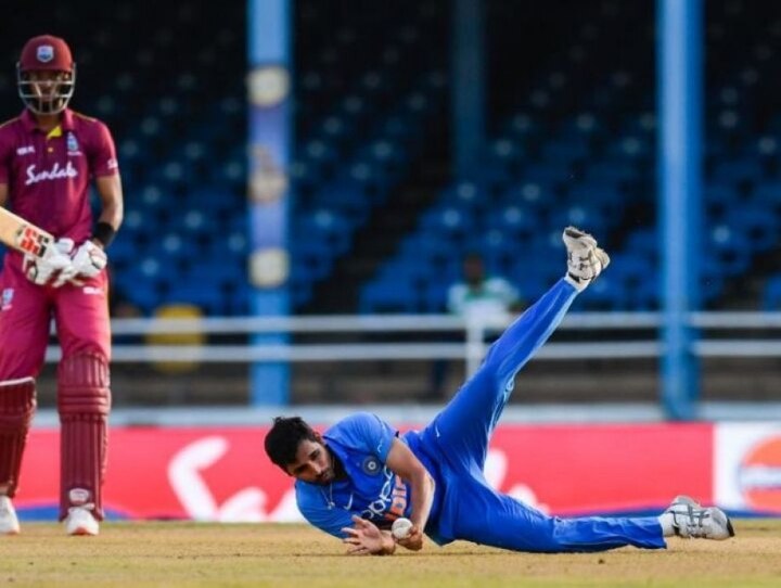 watch-wi vs ind bhuvneshwar kumar takes a stunning catch in match winning performance against west indies দেখুন: বাঁদিকে ঝাঁপিয়ে দুরন্ত ক্যাচ ভুবনেশ্বর কুমারের