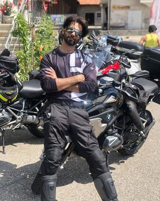 তাঁর সিনেমা কবীর সিংহ-এর সাফল্যের পরই ছুটি কাটাতে বেরিয়ে পড়েছেন শাহিদ