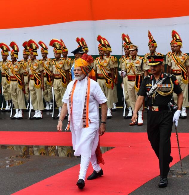 নৌসেনা, স্থলসেনা ও বায়ুসেনা-এই তিন ক্ষেত্রের সমন্বয়ের জন্য তৈরি হবে চিফ অব ডিফেন্স স্টাফ পদ।