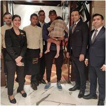 ছবিতে দেখুন: কাশ্মীরে টেরিটোরিয়াল আর্মিতে ট্রেনিং সেরে দিল্লি ফিরলেন ধোনি