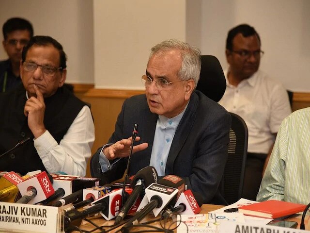 'Unprecedented situation in 70 years', says NITI Aayog VC, Moody's cuts GDP growth forecast, Rahul attacks centre দেশের আর্থিক অবস্থা গত ৭০ বছরের মধ্যে সবচেয়ে খারাপ, দাবি নীতি আয়োগ কর্তার, রেটিং কমাল মুডি’জ, কেন্দ্রকে তোপ রাহুলের