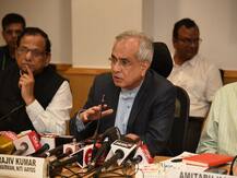 দেশের আর্থিক অবস্থা গত ৭০ বছরের মধ্যে সবচেয়ে খারাপ, দাবি নীতি আয়োগ কর্তার, রেটিং কমাল মুডি’জ, কেন্দ্রকে তোপ রাহুলের