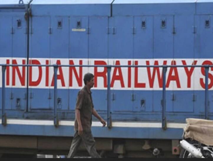 রেলের গ্রুপ ডি চাকরিতে যোগ আইআইটি-মুম্বইয়ের প্রাক্তনীর IIT-Mumbai Graduate Takes Up Group D Railway Job রেলের গ্রুপ ডি চাকরিতে যোগ আইআইটি-মুম্বইয়ের প্রাক্তনীর