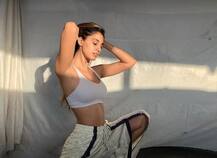 দেখুন দিশা পাটানির ছবি