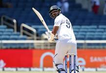 অভিষেকের ১২ বছরে প্রথম অর্ধ-শতরান, ধীরতম ভারতীয় হিসেবে ইশান্ত নিলেন ১২০ ইনিংস