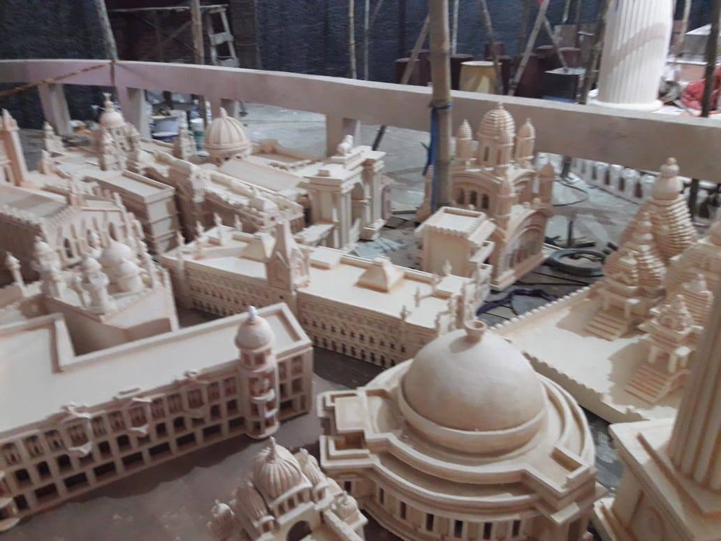 Puja preparation at Chetla Agrani ব্রিগেড থেকে ট্রামের ঘন্টি- চেতলা অগ্রণীর পুজোয় উঠে আসছে বাঙালির নিজস্ব সব স্বাক্ষর