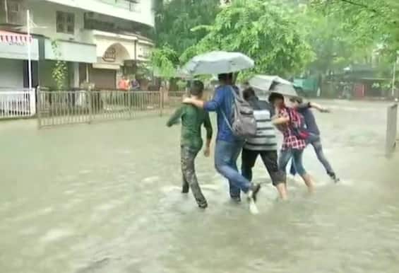 আবহাওয়া বিভাগের পক্ষ থেকে বৃষ্টির বিষয়ে কমলা সতর্কতা জারি করা হয়েছে। ছবি সৌজন্যে এএনআই