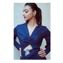 ৩৪-এ পড়েছেন রাধিকা আপ্তে, দেখুন তাঁর ছবি