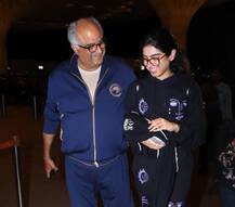 পড়াশোনার জন্য বিদেশে পাড়ি, বন্ধুদের বিদায় জানাতে গিয়ে আবেগে ভাসলেন খুশি কপূর