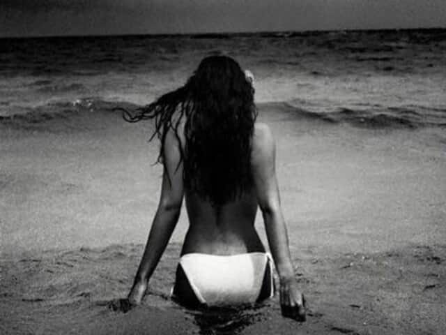 ভাইরাল হল, ১৮ বছর আগে সমুদ্রতীরে মালাইকা অরোরার টপলেস ছবি! Malaika Arora's Throwback Topless PIC ভাইরাল হল, ১৮ বছর আগে সমুদ্রতীরে মালাইকা অরোরার টপলেস ছবি!