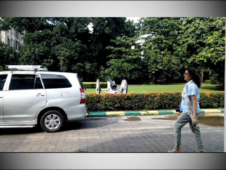 DEBASHREE AT ASSEMBLY তৃণমূলেই কি থাকছেন ? জল্পনা উস্কে বিধানসভায় দেবশ্রী রায়