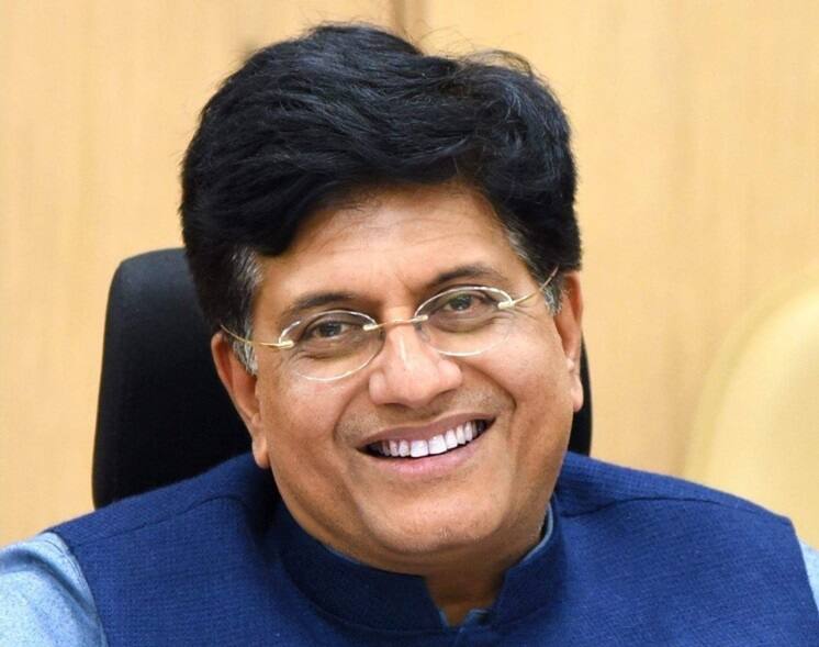 Einstein Discovered Gravity, Congress trolls Piyush Goyal 'মাধ্যাকর্ষণ শক্তির আবিষ্কর্তা আইনস্টাইন', বললেন গয়াল, পরে দাবি ‘ভুল ব্যাখ্যা’