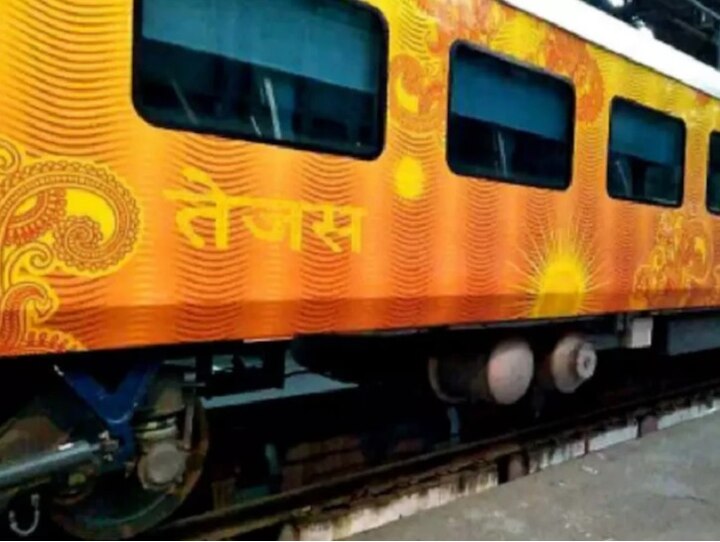 Tejas Express Lucknow-Delhi, Indias 1st private train by IRCTC রেলের বাইরেও এবার ট্রেন চালাবে অন্য সংস্থা, আইআরসিটিসি-র দায়িত্বে ২ জোড়া তেজস এক্সপ্রেস