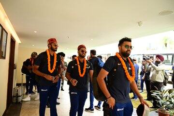 দীর্ঘদিন পর ঘরের মাঠে সিরিজ খেলবে ভারতীয় দল। ফলে ক্রিকেটপ্রেমীদের মধ্য আগ্রহ তুঙ্গে। ছবি সৌজন্যে ট্যুইটার