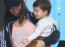 দেখুন! ছেলে অ্যাশারকে কোলে নিয়ে সানি লিওন