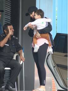 দেখুন! ছেলে অ্যাশারকে কোলে নিয়ে সানি লিওন